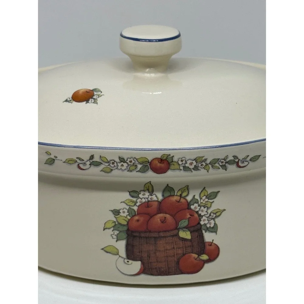 VTG International China Susan Winget Apple Casserole Dish Oval Lidded Cream 1995